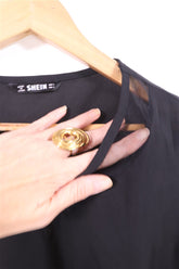 חולצה נשפכת עם רשת בשחור- L